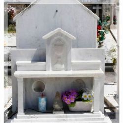 Arte Funeraria Lapidi e Statue in Pietra e Marmo Arte Funeraria Lapidi e Statue in Pietra e Marmo