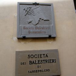 Stemmi Capitelli Targhe Bassorilievi Ciotole