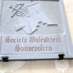 Stemmi Capitelli Targhe Bassorilievi Ciotole
