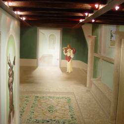 Decorazione dipinta e Colonne con Capitelli Bagno