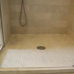 Bagno in pietra marmo e granito su misura